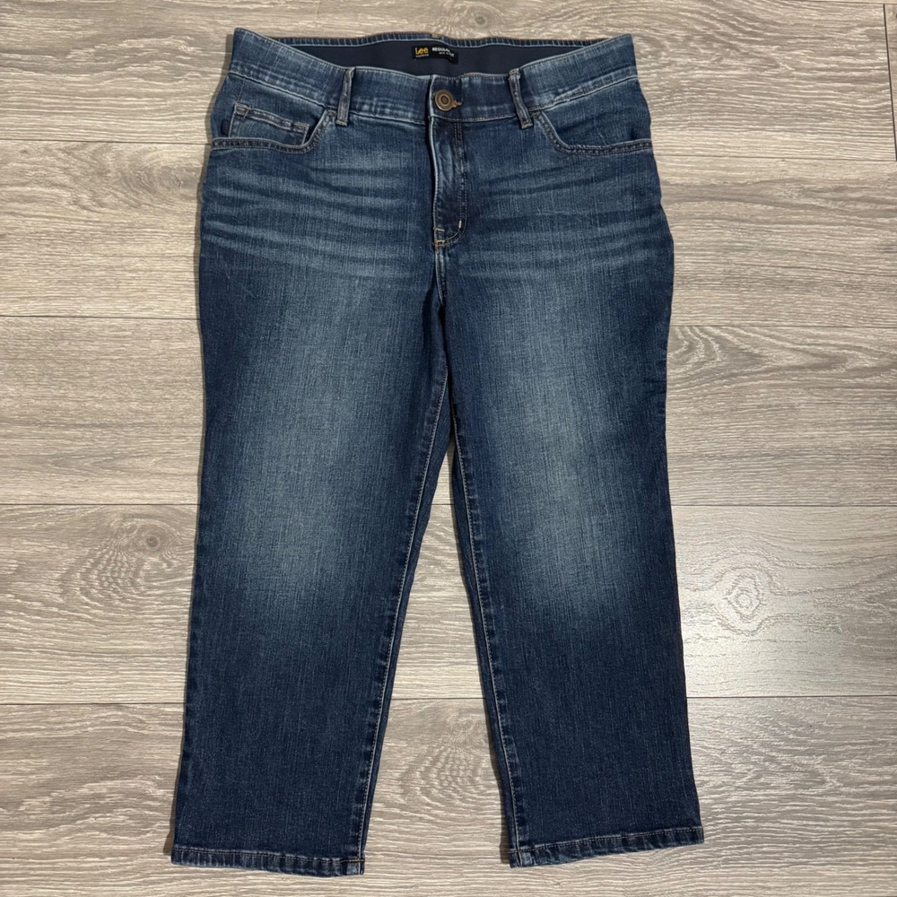 Lee Women‎ Regular Fit Mid Rise Blue Wash Denim Cropped Capri Jeans Size 14W